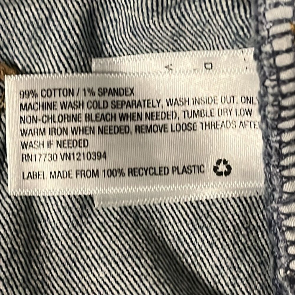 Universal Thread Jean Shorts Size 4 - Picture 3 of 3